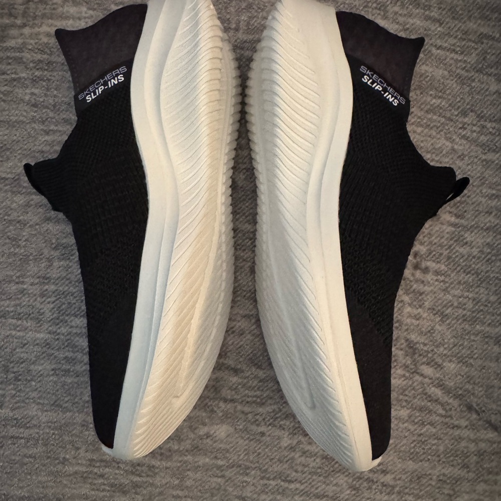 Skechers Slip-ins with Air-Cooled Memory Foam 7 1/2 New - Picture 2 of 4